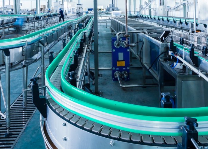 Drinks production plant conveyor resized for web 2018