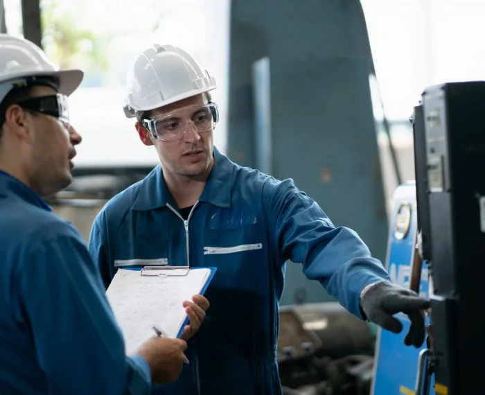 Professional team, quality control, stand maintenance, talk in t Professional team, quality control, stand maintenance, talk in t